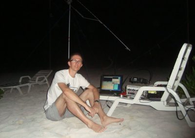 Bodo, HB9EHJ operating 1296 MHz from beach shack