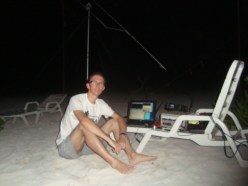 8q7qq Maldives Islands 2010 Hb9q