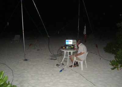 Hermann, DL2NUD operating 432 MHz from beach shack